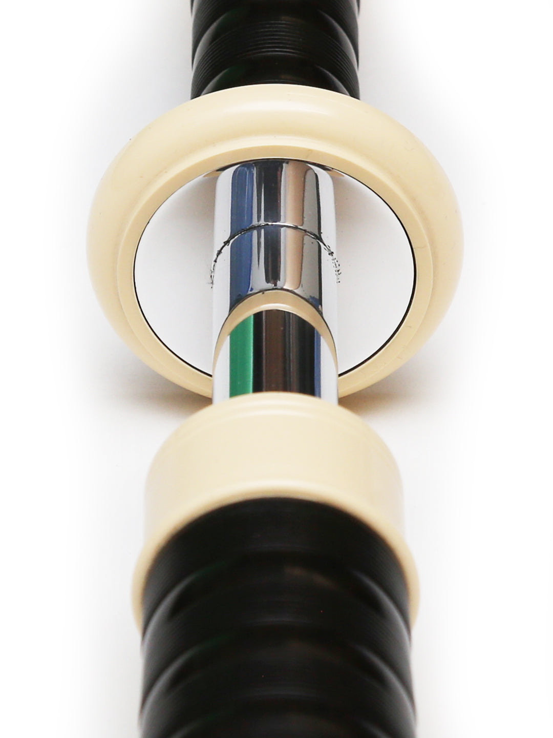 McCallum Bagpipes - #3 Deluxe Projecting Mount