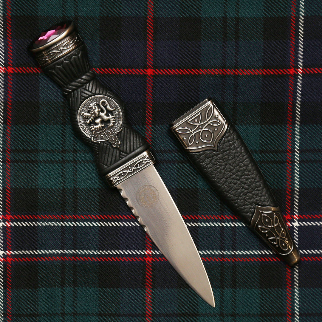 Sgian Dubh, Lion Badge Tartan