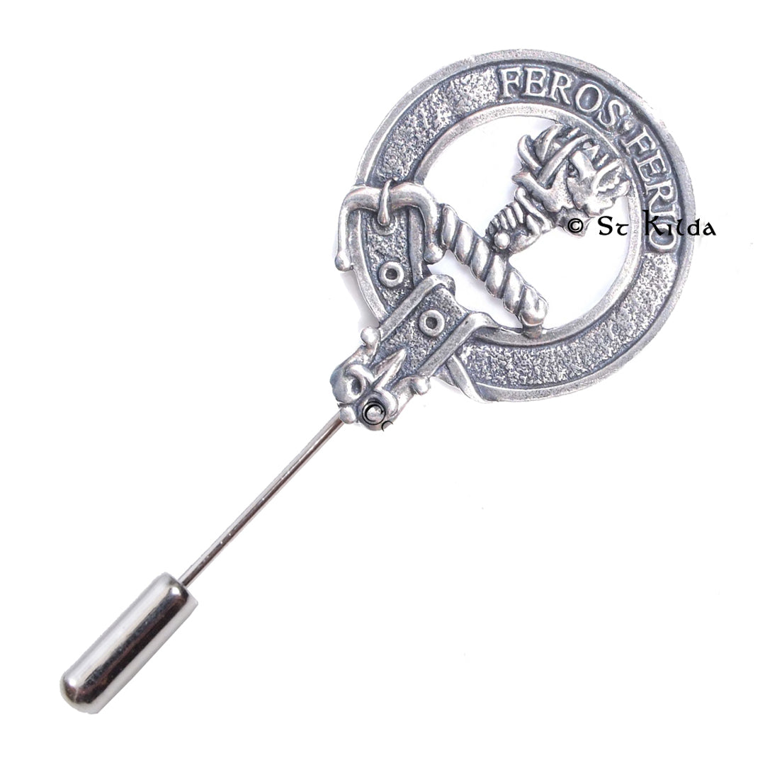 Clan Crest Lapel Pin - Chisholm