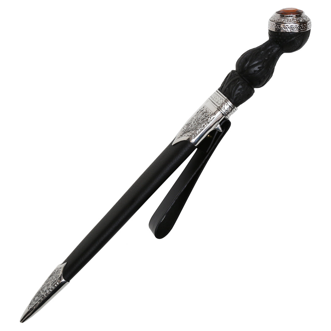 Piper's Dirk Full